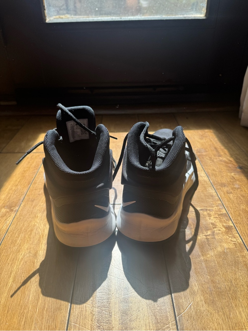 Nike Men's Black Basketball Shoes 9.5 - Picture 5 of 9